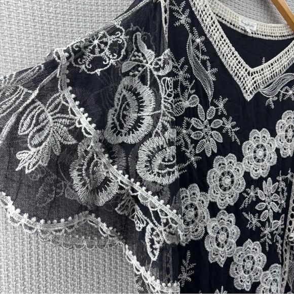 Sapphire Embroidered Crochet Women’s Floral Blouse Tunic Boho Black White Size S - Picture 4 of 9